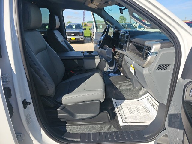 2024 Ford F-550 Super Duty Chassis Cab XL - Photo 11
