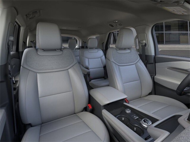 2025 Ford Explorer photo 3