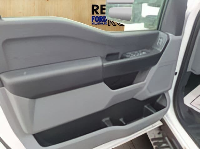2024 Ford F-550 Super Duty Chassis Cab XL - Photo 9