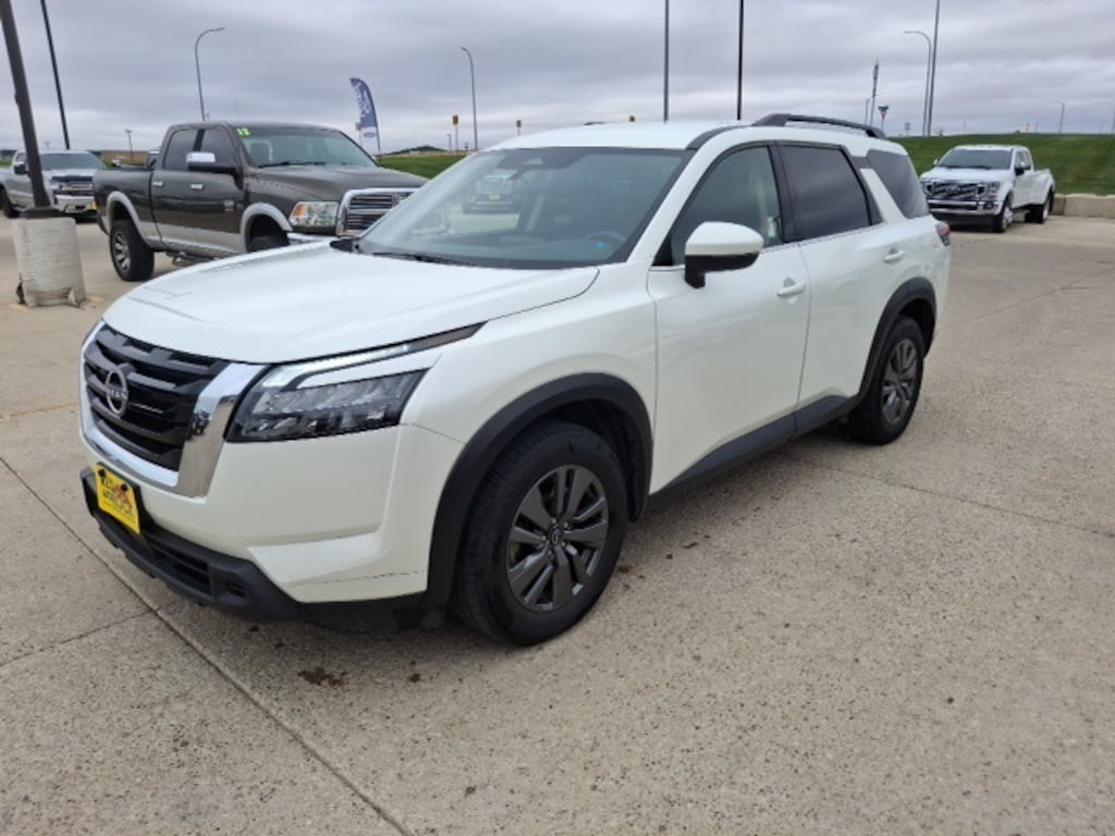 Used 2024 Nissan Pathfinder SV SUV