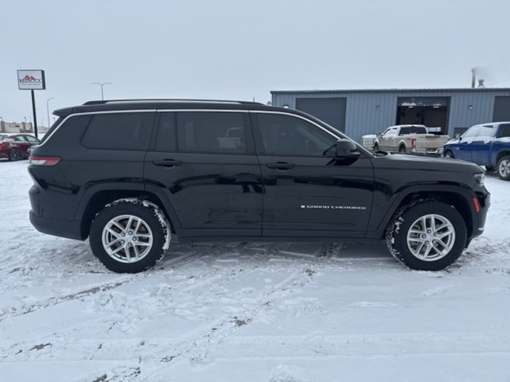 Used 2023 Jeep Grand Cherokee L Laredo SUV