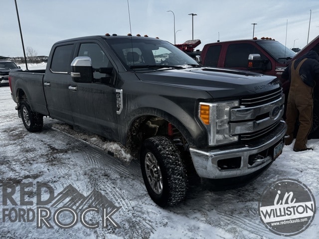 2017 Ford F-350 Super Duty Lariat's photo