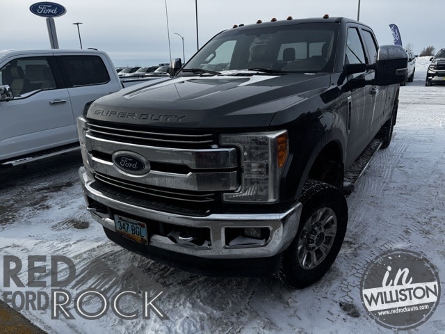 2017 Ford F-350 Super Duty Lariat's photo
