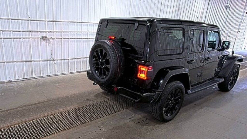 Used 2022 Jeep Wrangler Unlimited Sahara High Altitude SUV