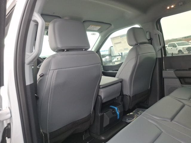 2024 Ford F-550 Super Duty Chassis Cab XL - Photo 10