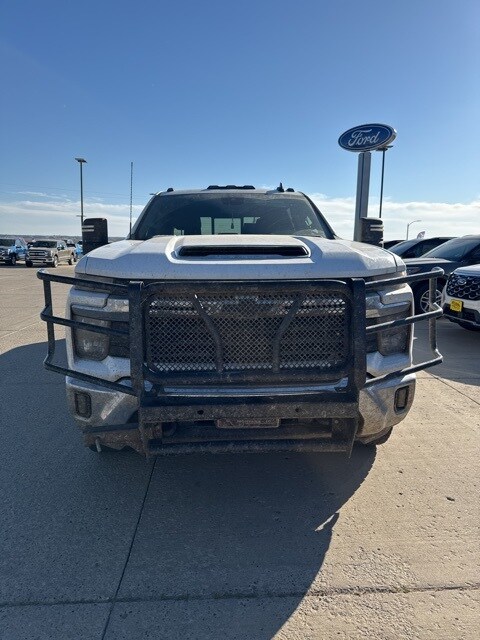 2024 Chevrolet Silverado 3500HD LT photo 2