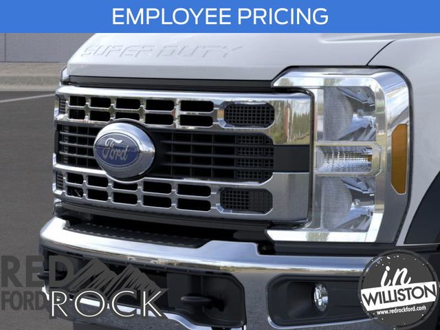 2025 Ford F-550 Super Duty Chassis Cab XL - Photo 17