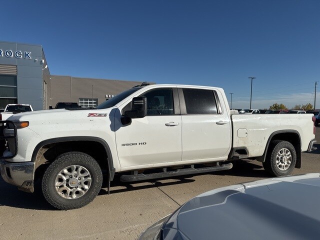 2024 Chevrolet Silverado 3500HD LT photo 4