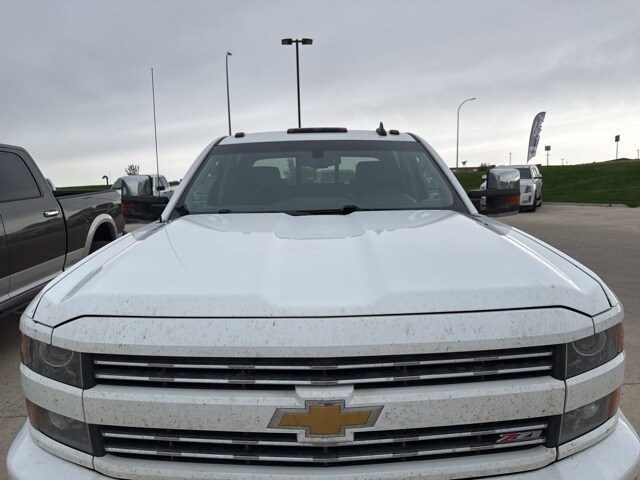 2015 Chevrolet Silverado 2500HD LTZ photo 2