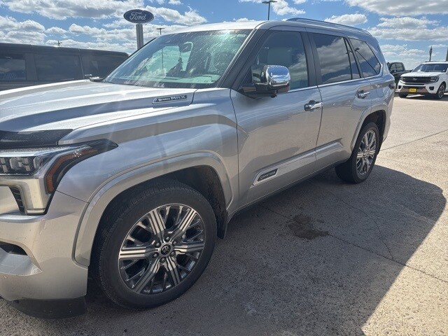 2024 Toyota Sequoia Capstone photo 4