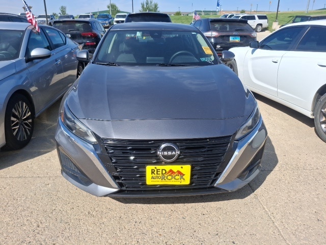 Used 2023 Nissan Altima SV with VIN 1N4BL4DV8PN335846 for sale in Williston, ND