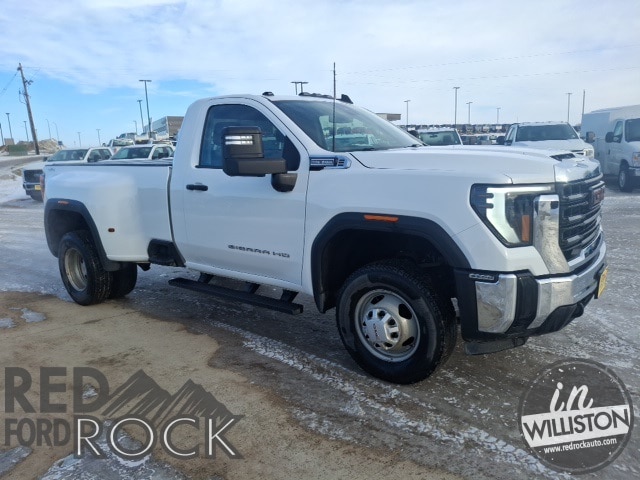 2024 GMC Sierra 3500HD Pro's photo