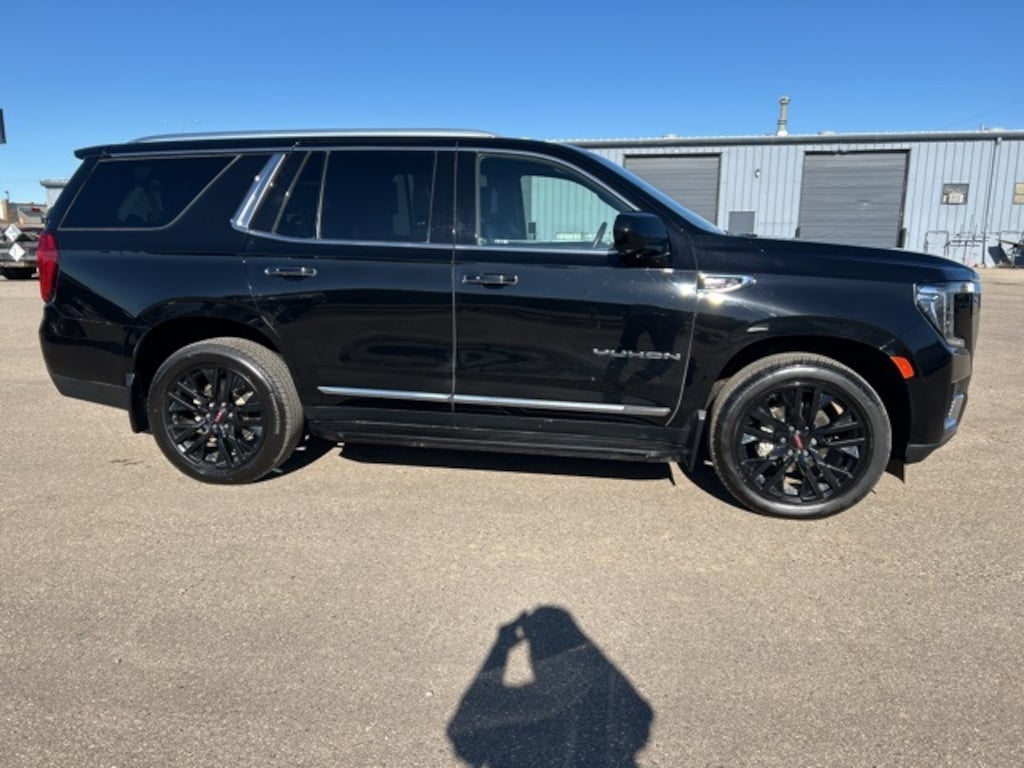 Used 2023 GMC Yukon SLT SUV