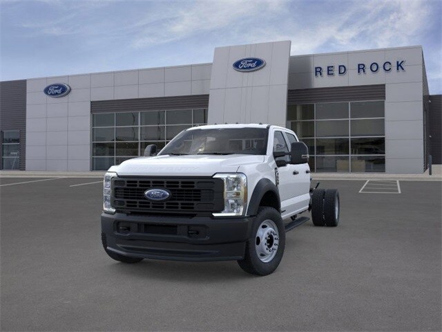2025 Ford F-550 photo 3
