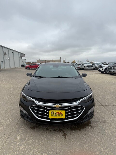 2023 Chevrolet Malibu 1LT photo 2