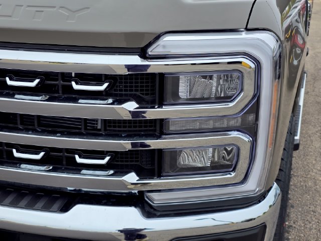 New 2027 Ford F-350SD Lariat Truck