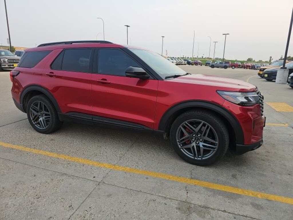 Used 2025 Ford Explorer ST SUV