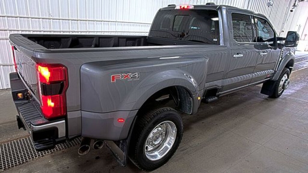 Used 2025 Ford F-450SD Lariat Truck