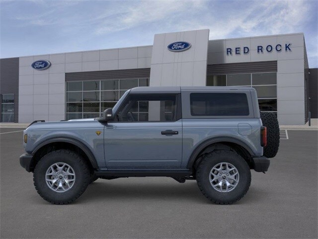 2023 Ford Bronco Badlands photo 2