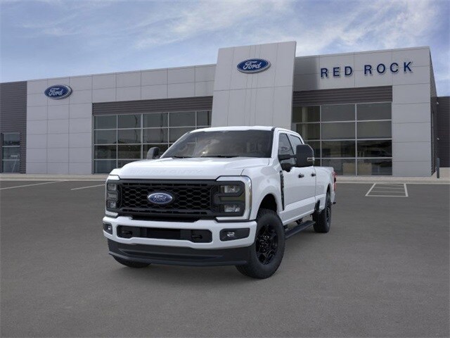 2025 Ford F-250 photo 2