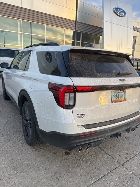 2025 Ford Explorer ST photo 4