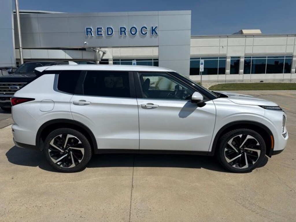 Used 2024 Mitsubishi Outlander SUV