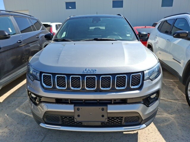 2023 Jeep Compass Limited photo 2