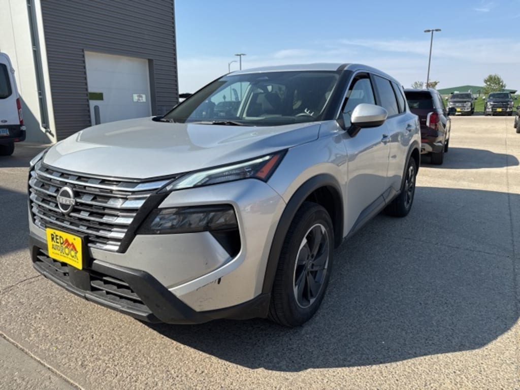 Used 2024 Nissan Rogue SV SUV