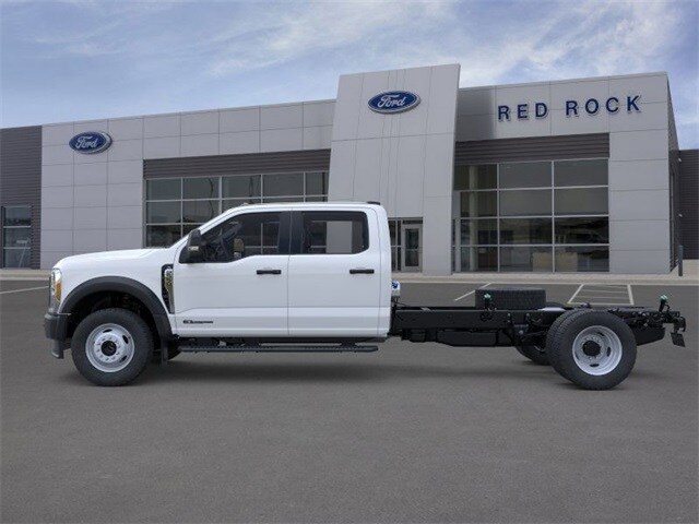 2025 Ford F-550 photo 4