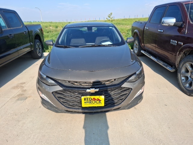 Used 2020 Chevrolet Malibu 1LT with VIN 1G1ZD5ST9LF072177 for sale in Williston, ND