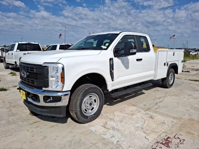 2024 Ford F-350 photo 3