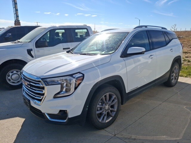 2024 Gmc Terrain SLT photo 2