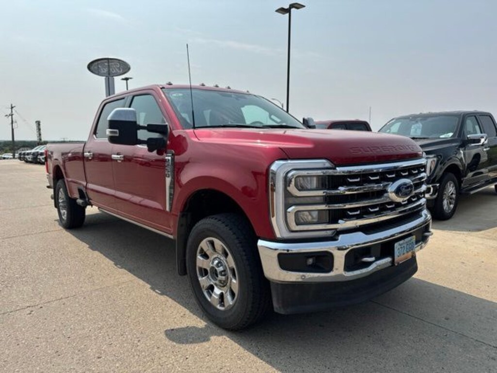 Used 2024 Ford F-250SD Lariat Truck