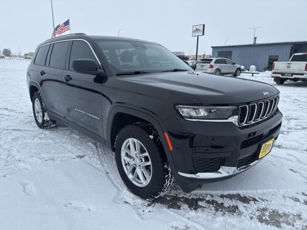 Used 2023 Jeep Grand Cherokee L Laredo SUV