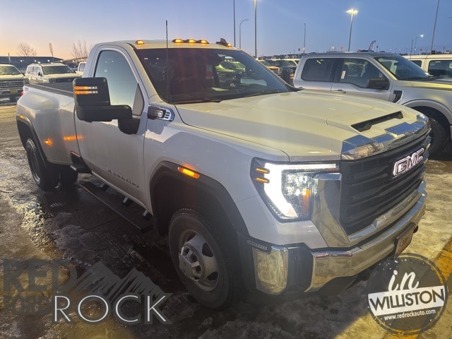 2024 GMC Sierra 3500HD Pro's photo