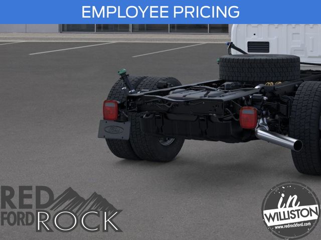 2025 Ford F-550 Super Duty Chassis Cab XL - Photo 21