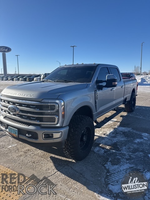 2024 Ford F-350 Super Duty Platinum's photo