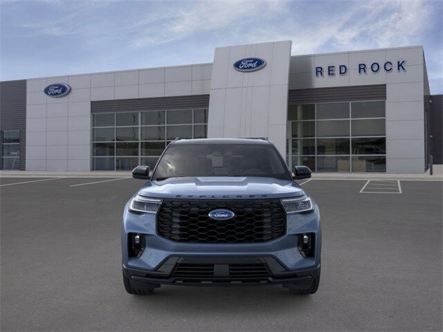 2025 Ford Explorer ST-Line photo 4