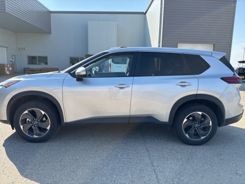 Used 2024 Nissan Rogue SV SUV