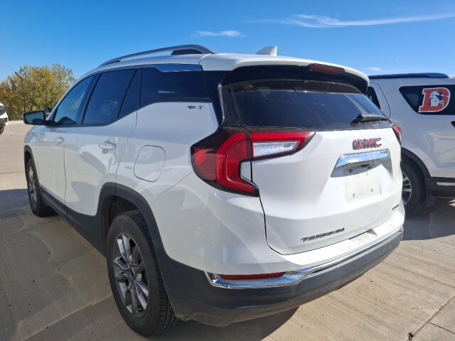 2024 Gmc Terrain SLT photo 2