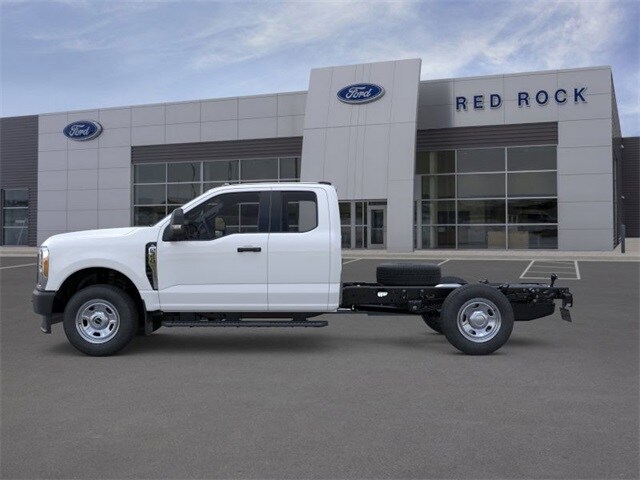 2025 Ford F-350 photo 4