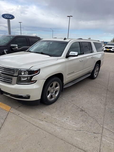 2015 Chevrolet Suburban LTZ photo 2