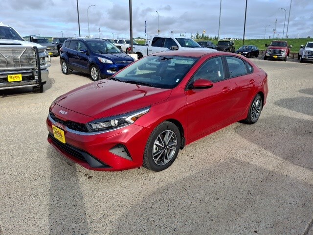 2023 Kia Forte LXS photo 3