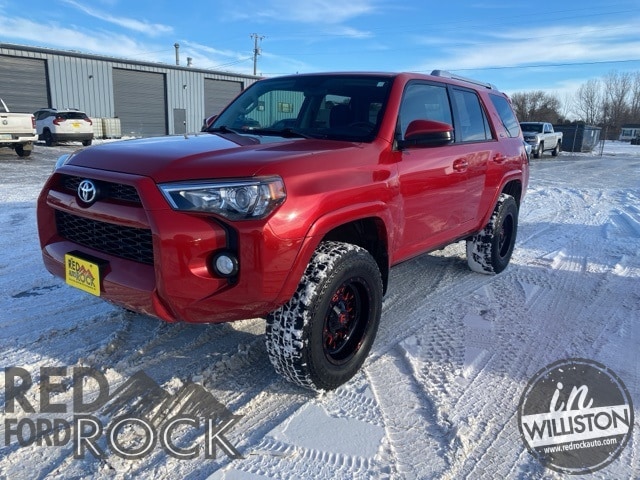 2016 Toyota 4Runner SR5's photo