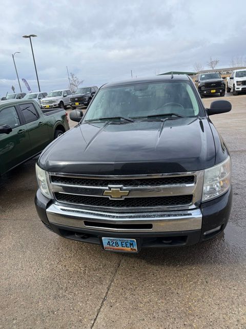 Used 2011 Chevrolet Silverado 1500 LT with VIN 1GCRKSE30BZ318750 for sale in Williston, ND