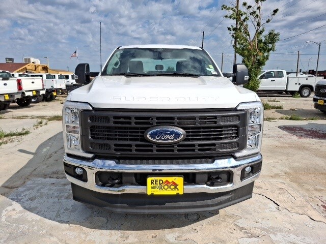 2024 Ford F-350 photo 2