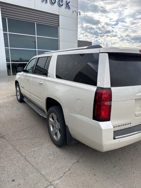 2015 Chevrolet Suburban LTZ photo 3
