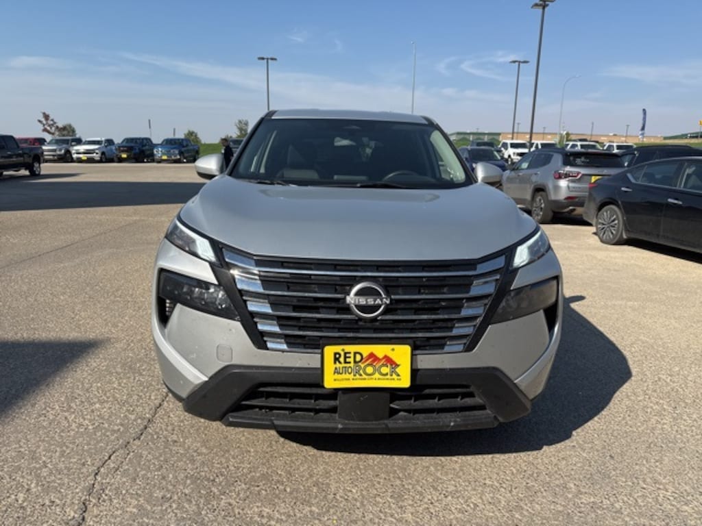 Used 2024 Nissan Rogue SV SUV