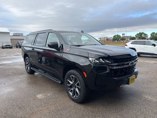 2022 Chevrolet Suburban 4WD 1500 Z71's photo