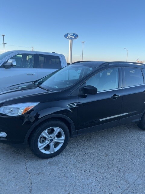 2016 Ford Escape SE photo 2
